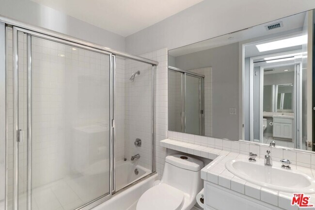 Building Photo - 1875 S Beverly Glen Blvd