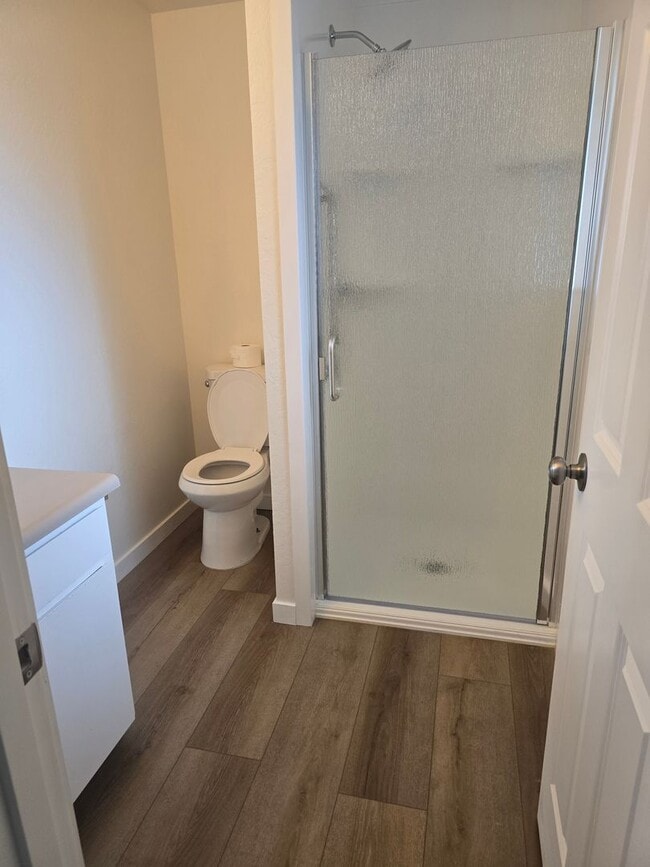 Building Photo - 3 bed 2 bath Single Home for Rent in Grants Pass