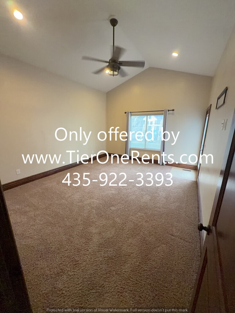 Building Photo - NO DEPOSIT option available for qualified renters!