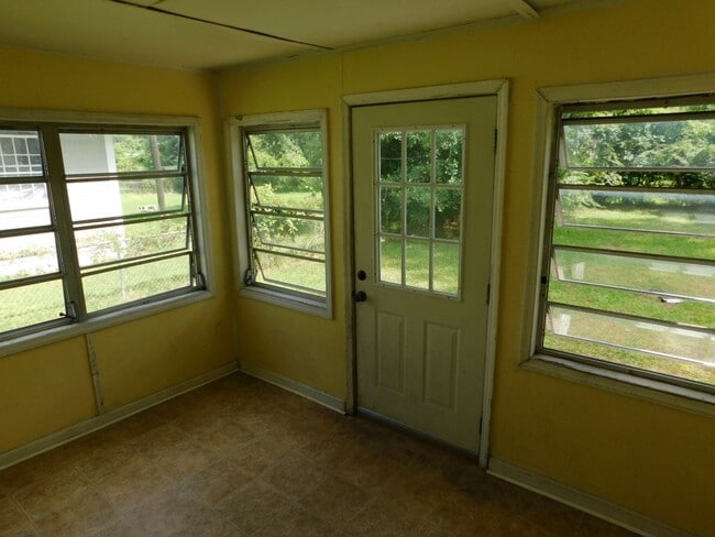 Building Photo - Single Family Home Just Minutes From MCAS Cherry Point!