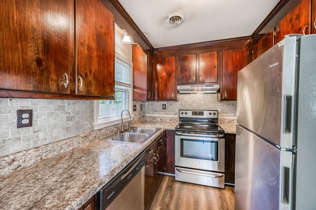Building Photo - Chesterfield Ranch Home Available
