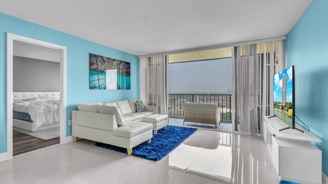 Building Photo - 5600 N Flagler Dr