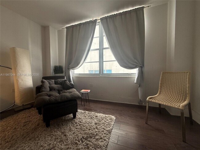 Building Photo - 5555 Collins Ave