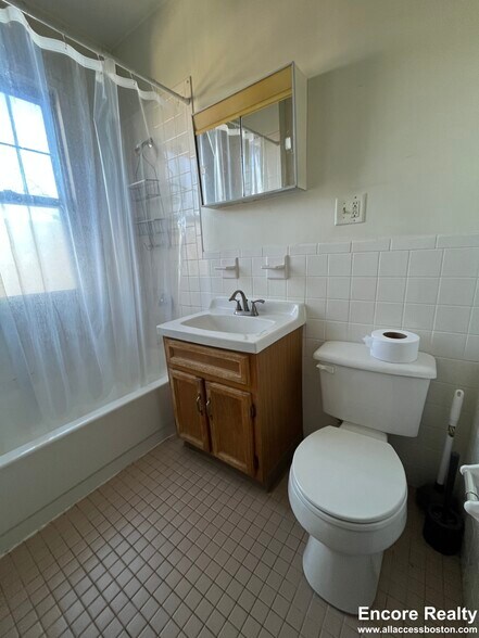 Building Photo - 157 Summer St