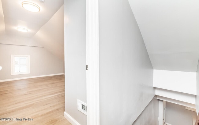 Building Photo - 204 W Warfield St