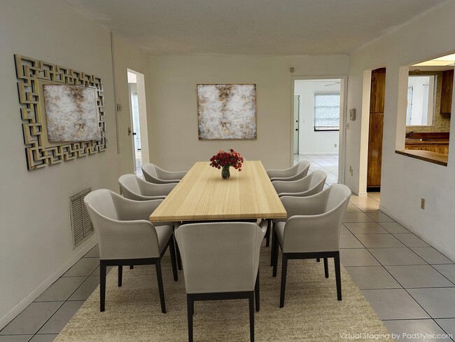 Building Photo - 6049 Olivewood Cir