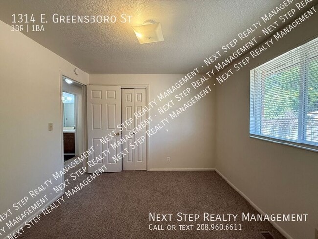 Building Photo - 1314 E Greensboro St