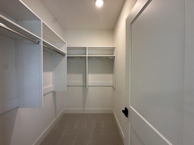 Building Photo - 4802 Moonview Ln
