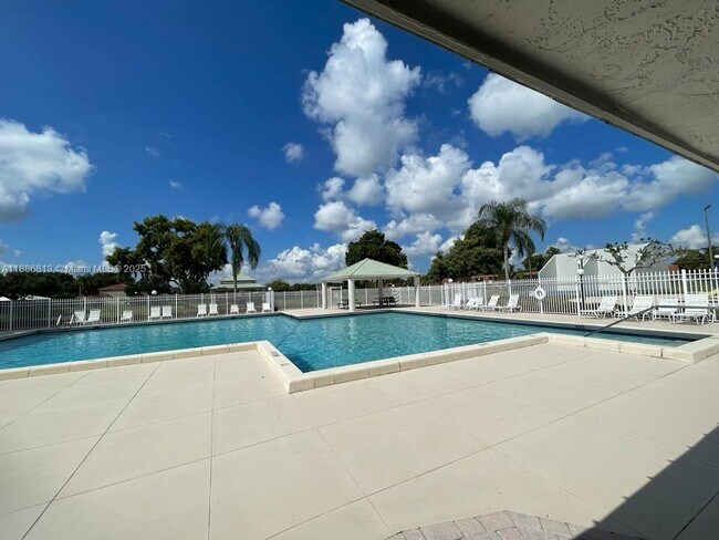 Building Photo - 1683 SW 109th Terrace