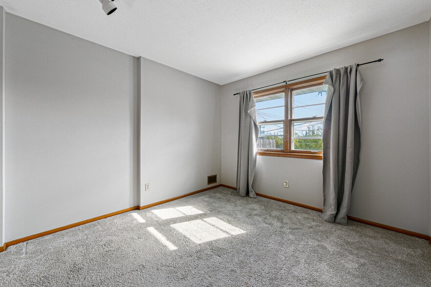 bedroom 1 - 7919 28th Ave N