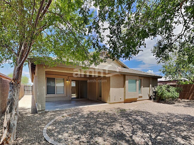 Building Photo - 3933 E Mica Rd