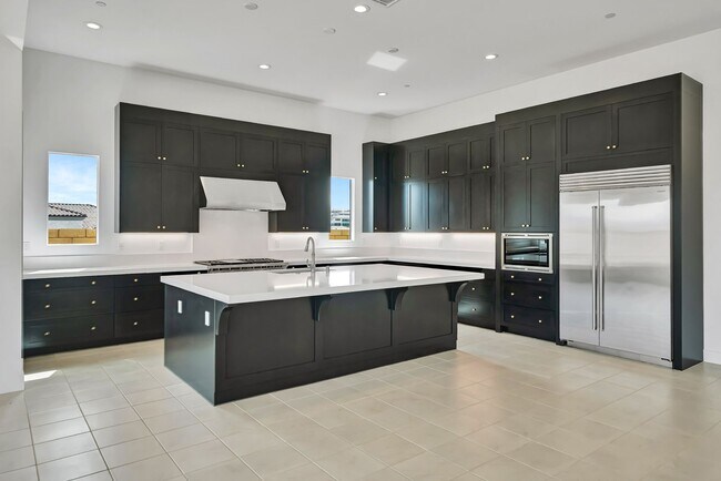 Building Photo - 30000 N Camino los Robles