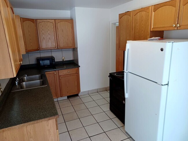 Building Photo - 1300 E Duplex