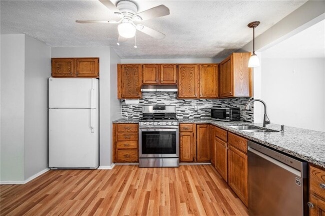 Building Photo - 2843 Pine Meadow Dr