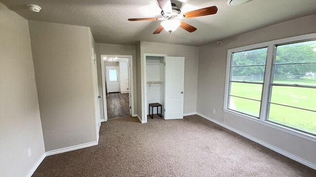 Building Photo - Updated 3-bedroom house with HUGE YARD!! $500 off 1st Month’s Rent!!