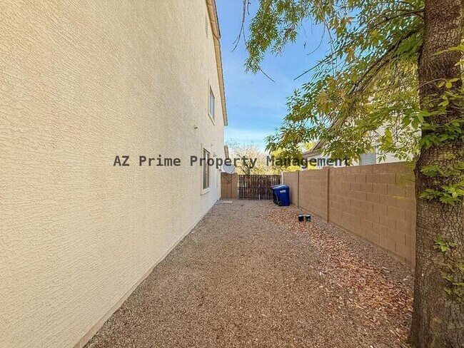 Building Photo - 10445 W Windsor Ave