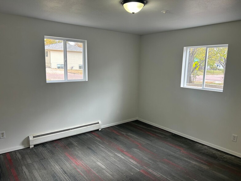 Building Photo - 417 S Highland Ave