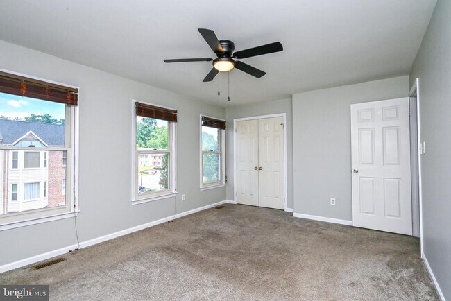 Building Photo - 105 Sunny Hill Ct