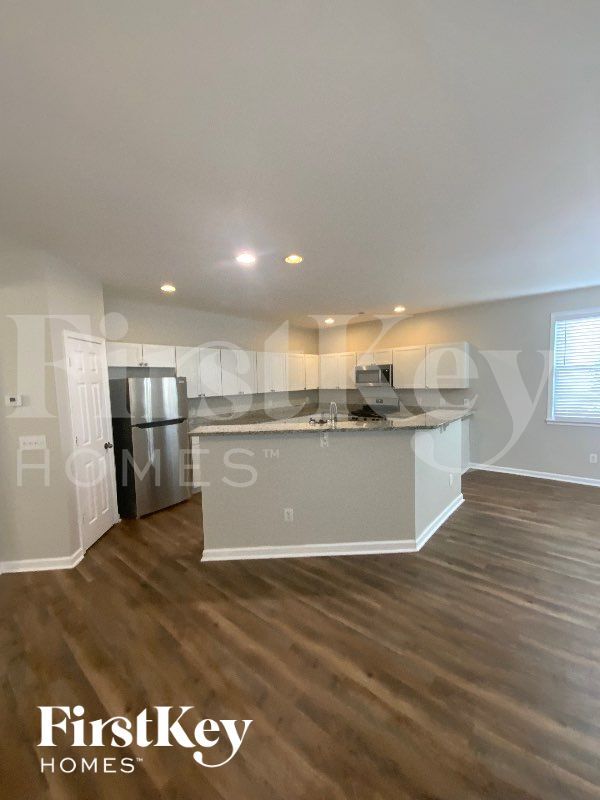 Building Photo - 85 Parkmont Way