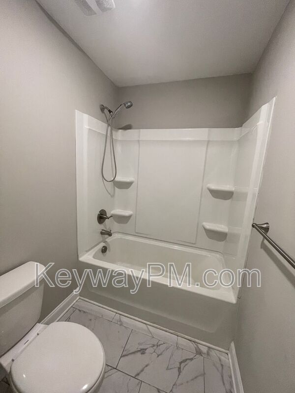 Building Photo - 301 Sumac Trail