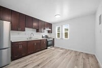 Building Photo - 2136 Drescher St