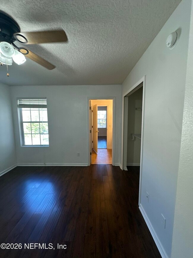 Building Photo - 271 Leese Dr