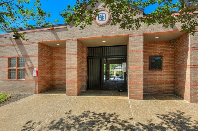 Building Photo - 7200 Quimper Ln