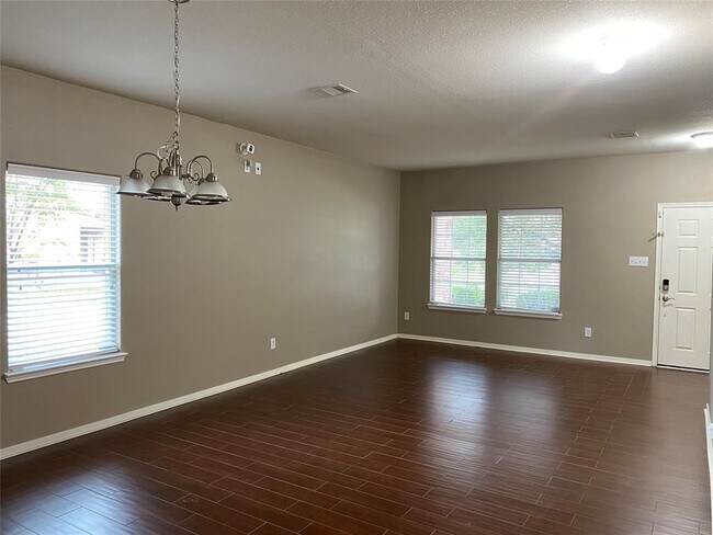 Building Photo - 21515 Kingston Terrace Ln