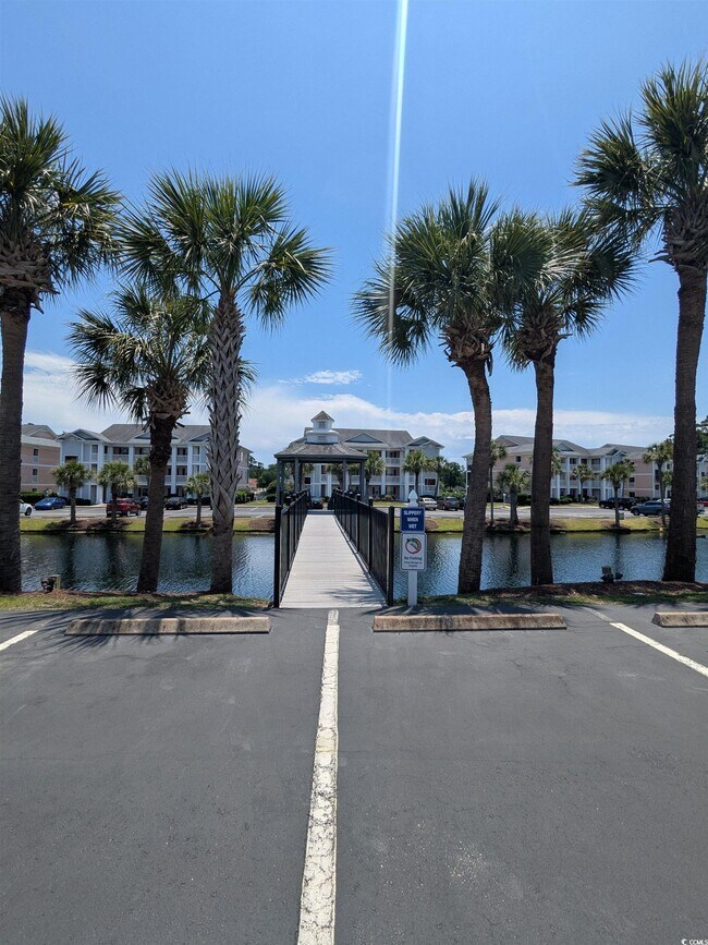 Building Photo - 627 Waterway Village Blvd