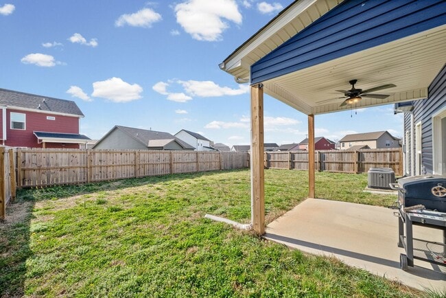 Building Photo - 3 Bedroom 2 1/2 Bath Home For Rent Near Post!