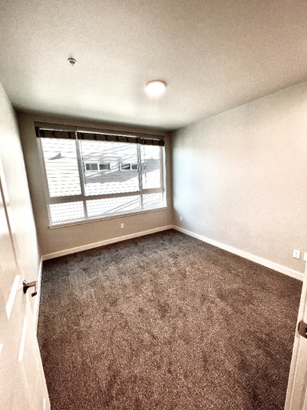 Building Photo - 2330 Yakima Ct