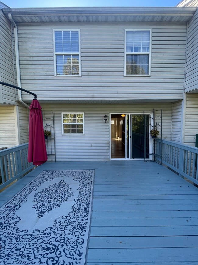 Building Photo - Available Now! Updated townhome in Havre D...