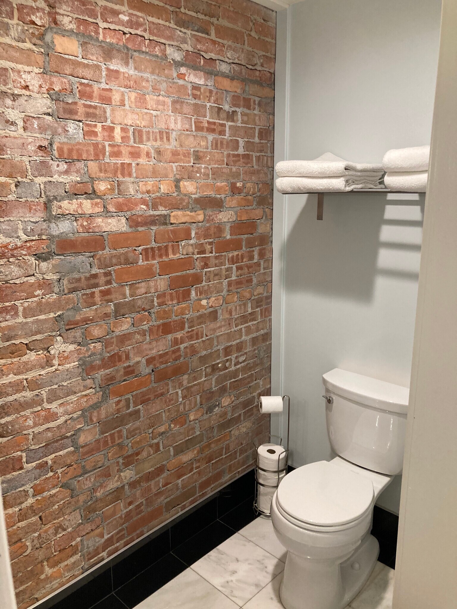 Building Photo - 84 W Front St