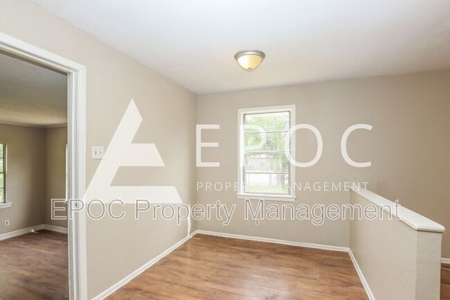 Building Photo - 705 N 3rd St