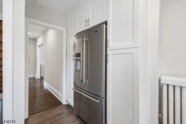 Building Photo - 32 Edgewood Rd