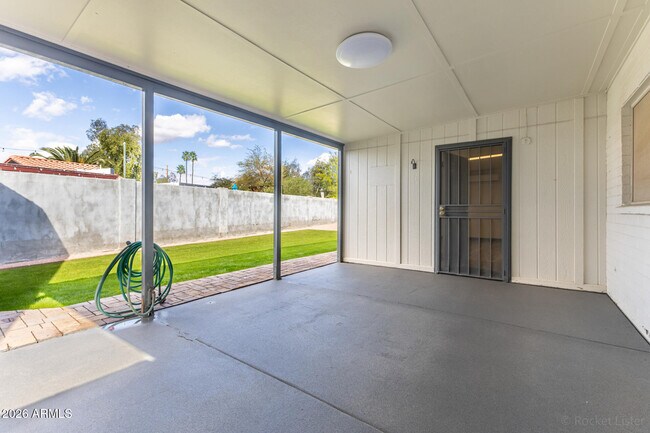 Building Photo - 1340 E Garnet Cir