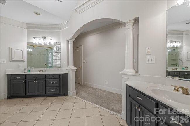 Building Photo - 1009 Honors Ct