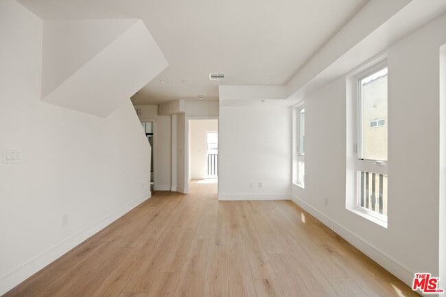 Building Photo - 1617 2nd Ave