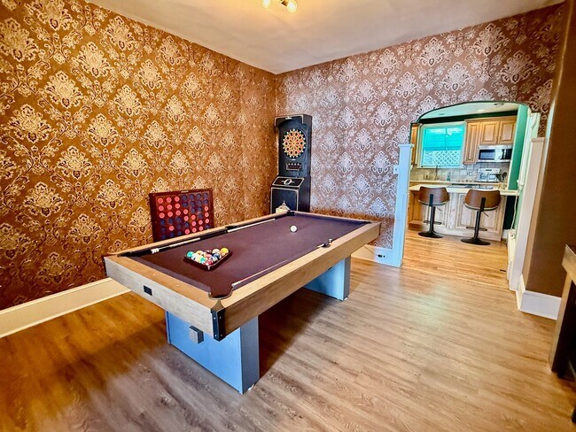 Building Photo - SPACIOUS & MODERN 3 BED/2.5 BA HOUSE w/ AC-Inlaid HARDWOOD Flooring-WASHER/DRYER & Rear PATIO in ...