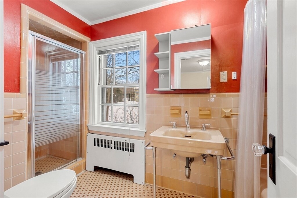 Building Photo - 233 Bonad Rd