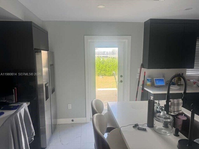 Building Photo - 1001 NW 148th St