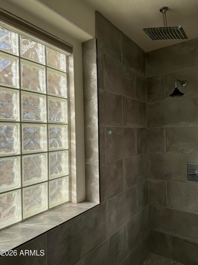 Building Photo - 9722 S Darrow Dr