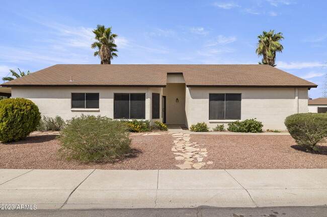 Primary Photo - 11005 W Seldon Ln