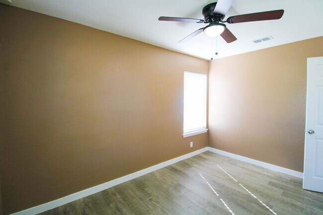 Building Photo - 2950 Lasses Blvd