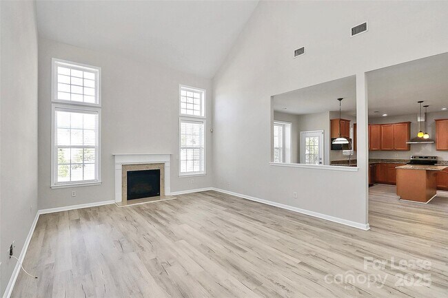 Building Photo - 2108 Oakcliffe Ct