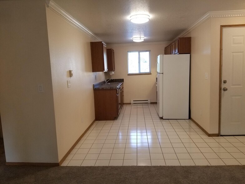Building Photo - 12480 SW Gingham Ln