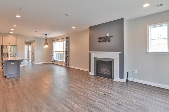 Building Photo - Beautiful Townhome in Arcona Community