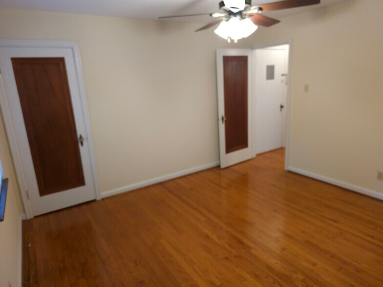 Building Photo - 234 Woolper Ave