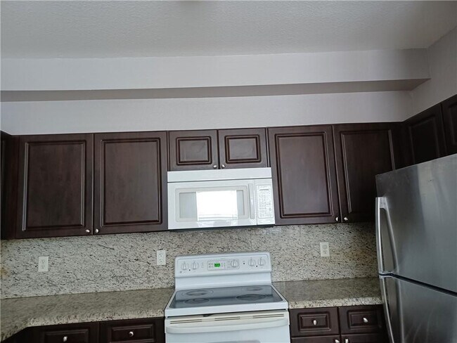 Building Photo - 4321 SW 160th Ave