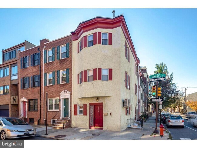 Building Photo - 2062 Lombard St